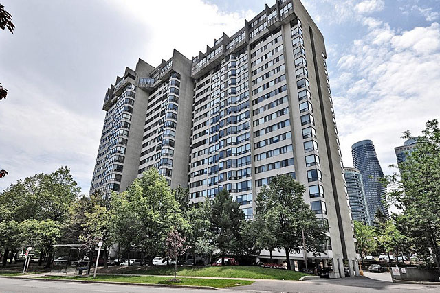 Sherwood Towers in Square One at 200 Robert Speck Parkway, Mississauga